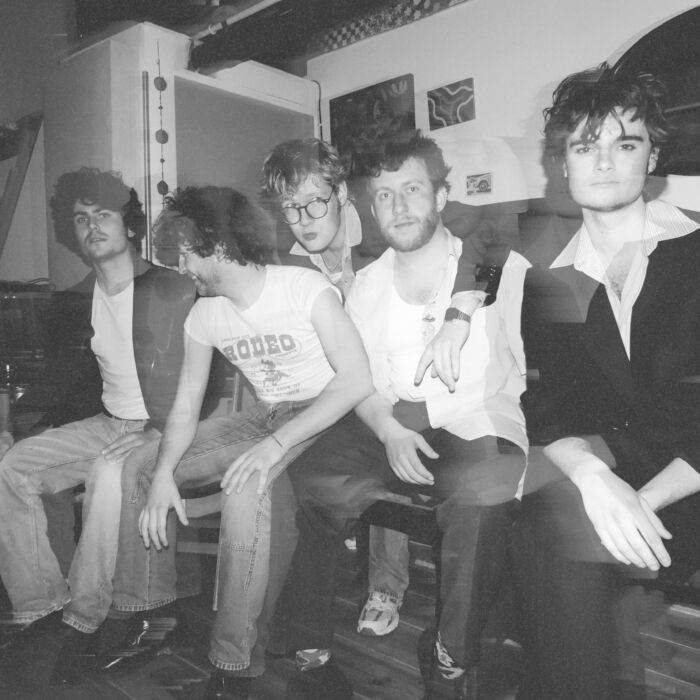 Zwart Wit foto van band Talks Make Do