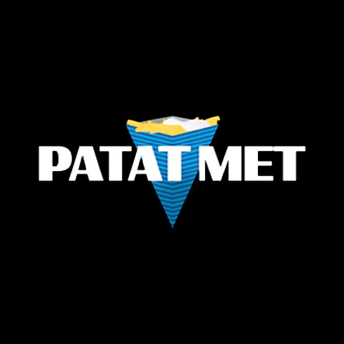 Logo van bandavond Patat Met: een blauw frietzakje met friet en de woorden Patat Met ervoor.